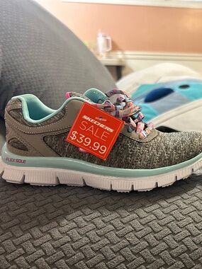 Kids sketchers size 11.5 little Kid